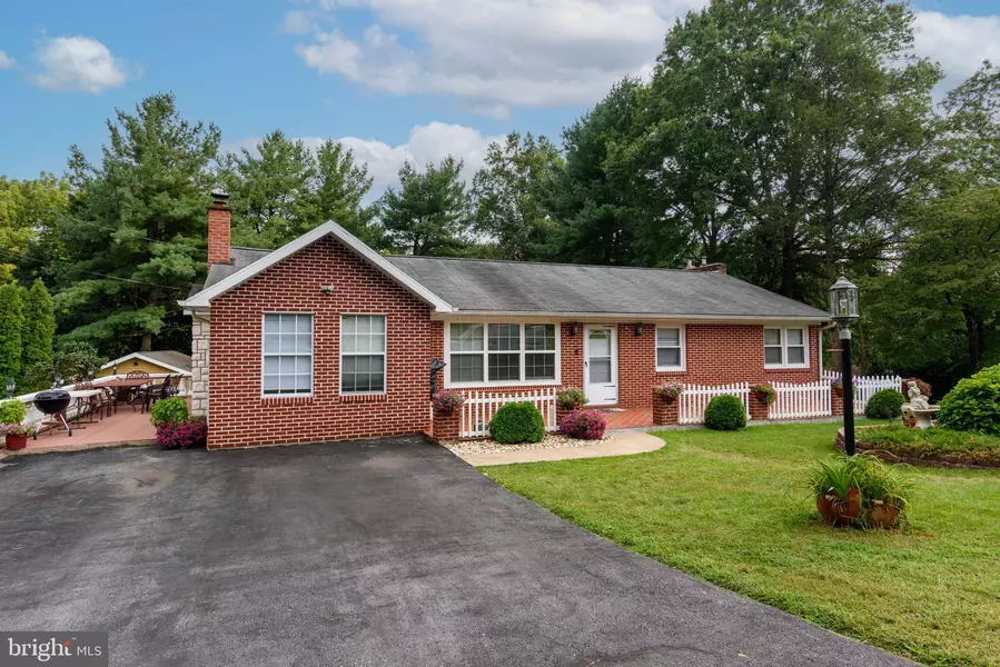 6011 CANYON RD, Harrisburg, PA 17111