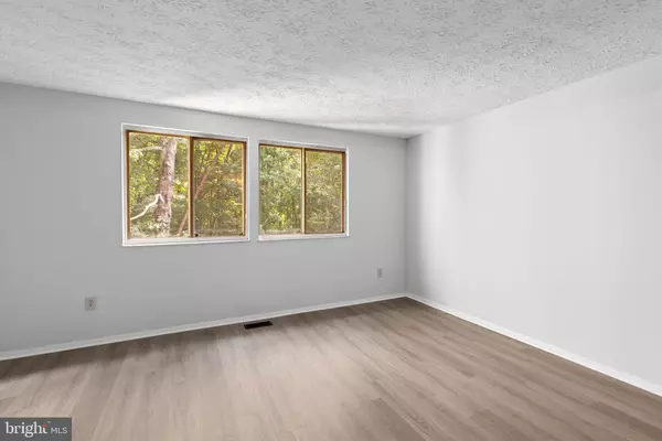 Pasadena, MD 21122,8088 WOLSEY CT
