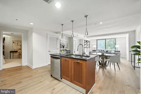 Alexandria, VA 22303,2451 MIDTOWN AVE #316