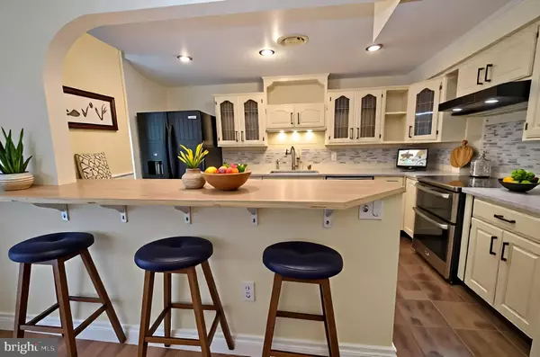 Sterling, VA 20165,8 BICKEL CT