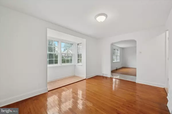 Havertown, PA 19083,211 E MANOA RD