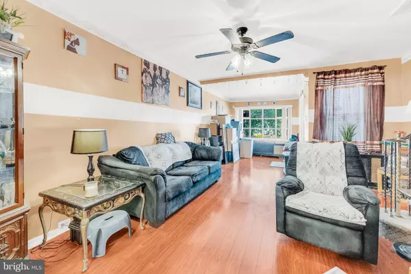 Philadelphia, PA 19120,5834 N HOPE ST