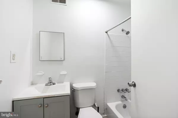 Philadelphia, PA 19104,864 N 42ND ST #1