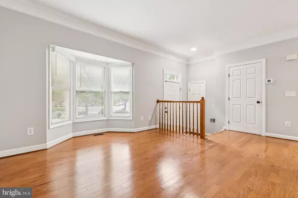 Alexandria, VA 22315,7702 OUSLEY PL