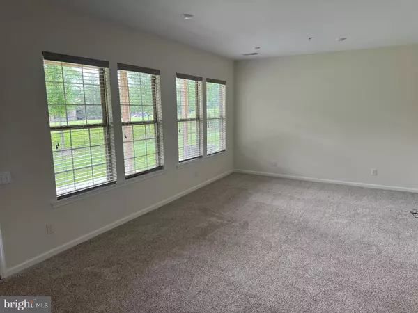 Warminster, PA 18974,430 TALL OAKS DR