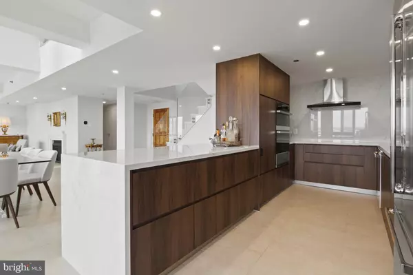 Arlington, VA 22209,1530 KEY BLVD #1318