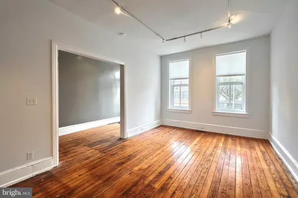 York, PA 17401,252 W PHILADELPHIA ST