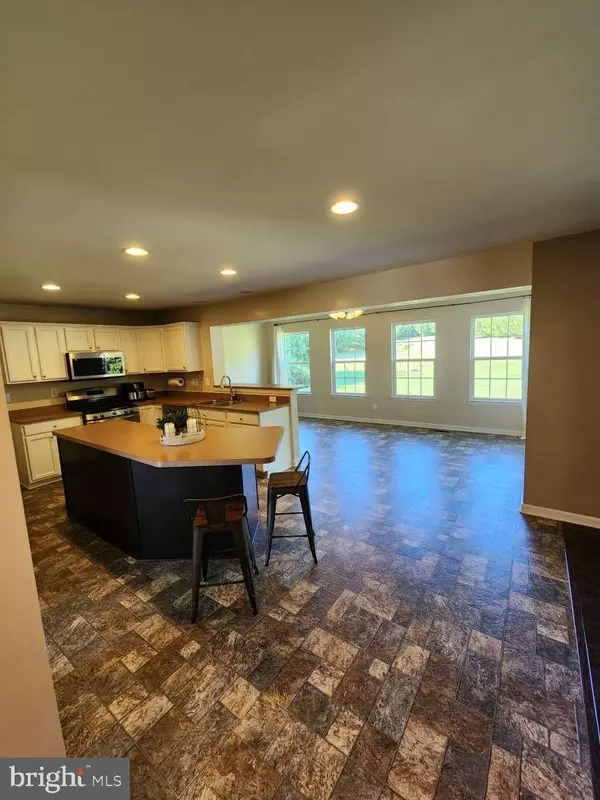 Hanover, PA 17331,2040 WATERFALL DR