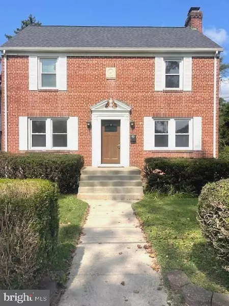 8 MANNAKEE ST, Rockville, MD 20850