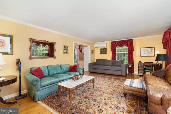 Harrisburg, PA 17112,2221 MOCKINGBIRD RD