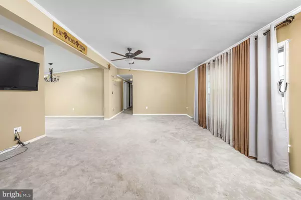 Williamstown, NJ 08094,580 EDGEMONT DR