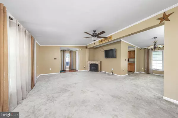 Williamstown, NJ 08094,580 EDGEMONT DR