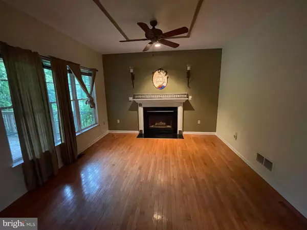 Bethlehem, PA 18020,4001 FERNCROFT LN