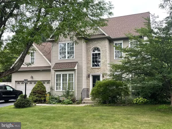 4001 FERNCROFT LN, Bethlehem, PA 18020