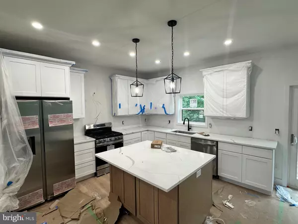 Maple Shade, NJ 08052,586 S FORKLANDING RD
