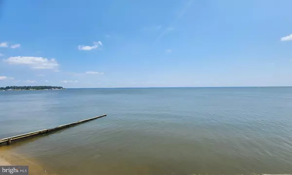 Colonial Beach, VA 22443,54 SHORE DR.