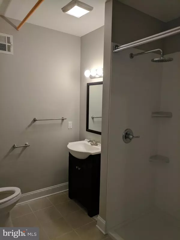 Trenton, NJ 08618,399 W STATE ST