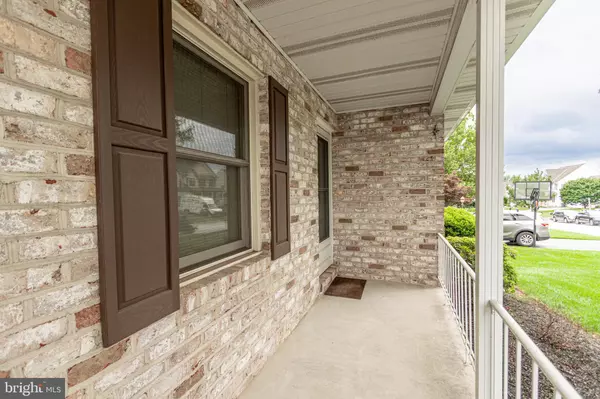 York, PA 17402,2808 CANDLELIGHT DR