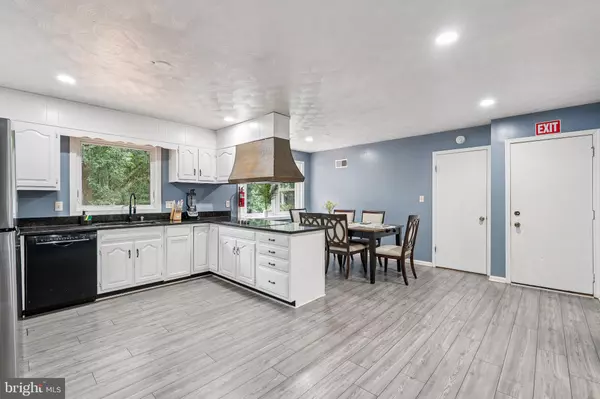 Gaithersburg, MD 20882,8304 MARINER CT