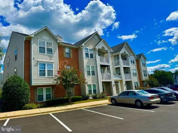 Odenton, MD 21113,696 WINDING STREAM WAY #104