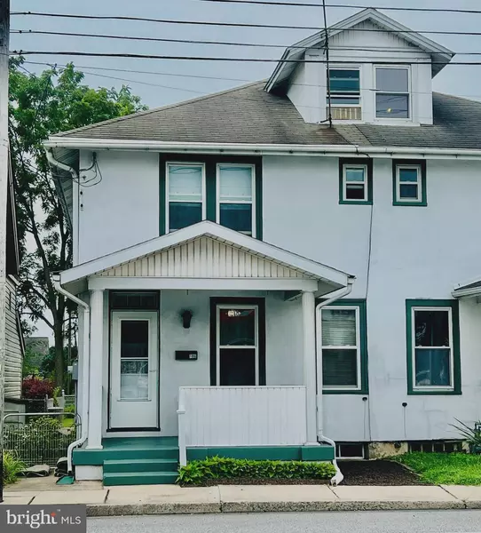 186 N MAIN STREET, Manheim, PA 17545