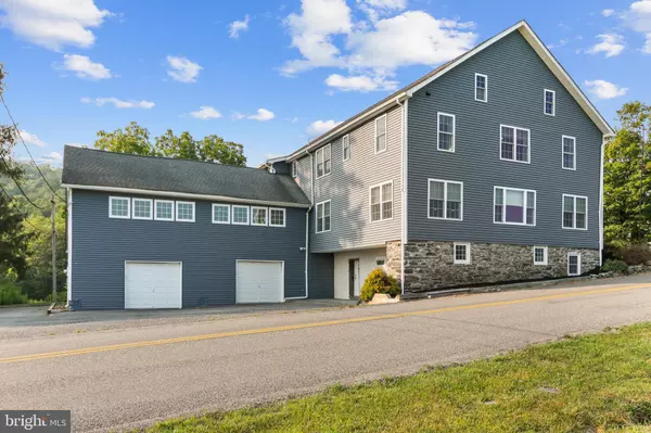 Saylorsburg, PA 18353,521 GREENVIEW DR