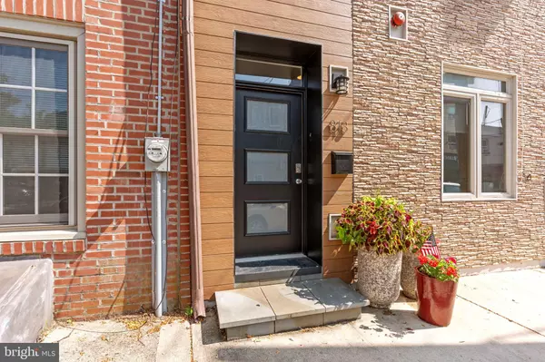 Philadelphia, PA 19147,813 E PASSYUNK AVE