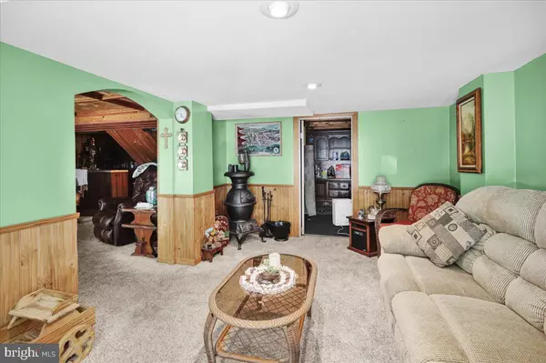 Reading, PA 19606,1717 FRIEDENSBURG RD