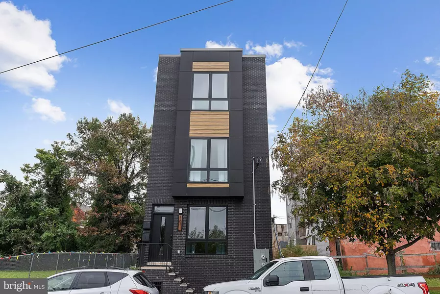 1611 N 27TH ST, Philadelphia, PA 19121