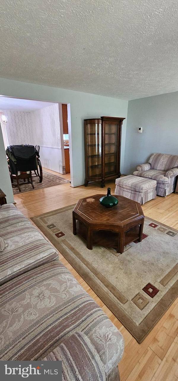 Burke, VA 22015,5713 OAK GREEN WAY
