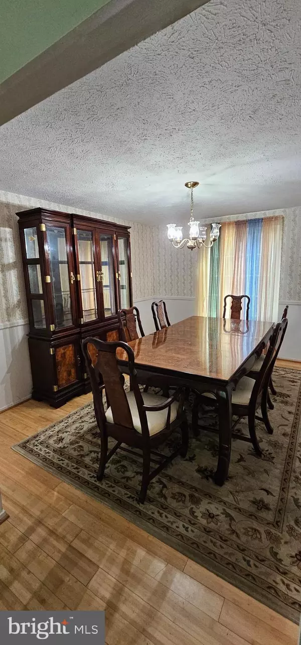 Burke, VA 22015,5713 OAK GREEN WAY