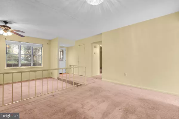 Laurel, MD 20707,7651 E ARBORY CT #277