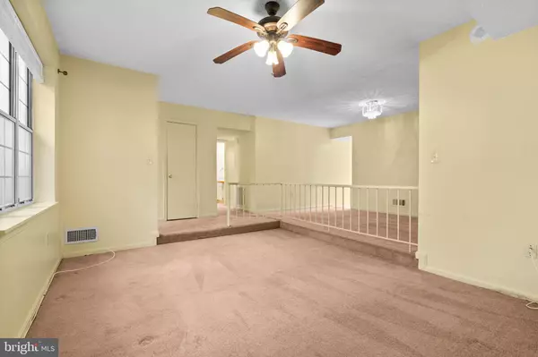 Laurel, MD 20707,7651 E ARBORY CT #277