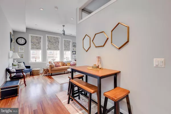 Philadelphia, PA 19102,1519-00 PINE ST #8