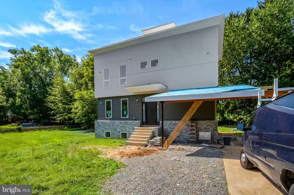 7435 NIGH RD, Falls Church, VA 22043