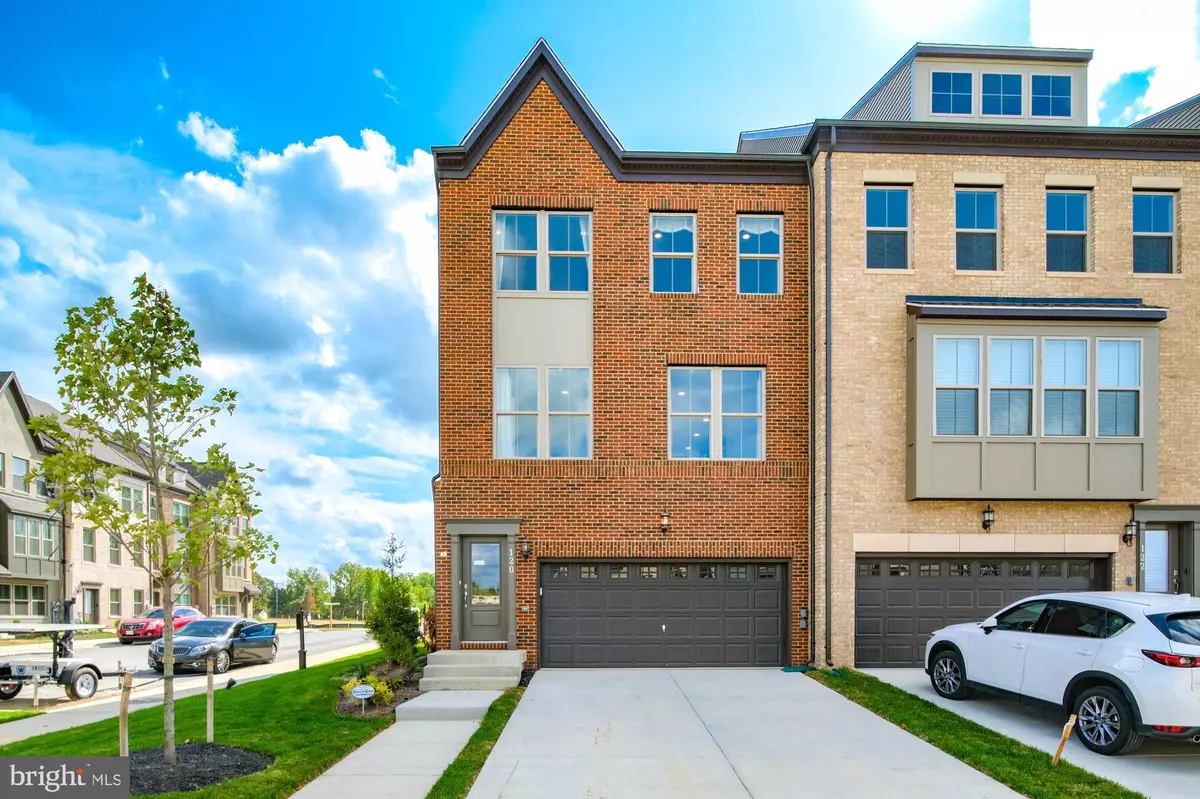 Waldorf, MD 20603,10305 ALTA PL