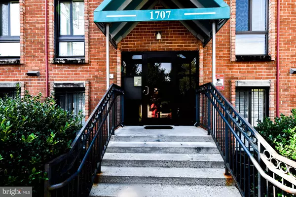Washington, DC 20020,1707 GAINESVILLE ST SE #202