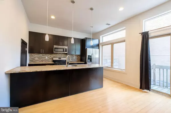 Philadelphia, PA 19147,914 S 5TH ST #A