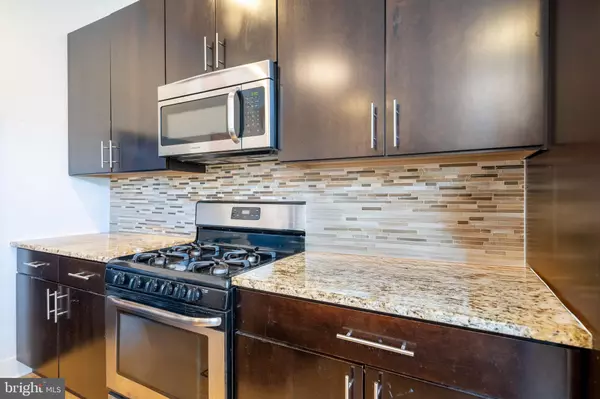 Philadelphia, PA 19147,914 S 5TH ST #A