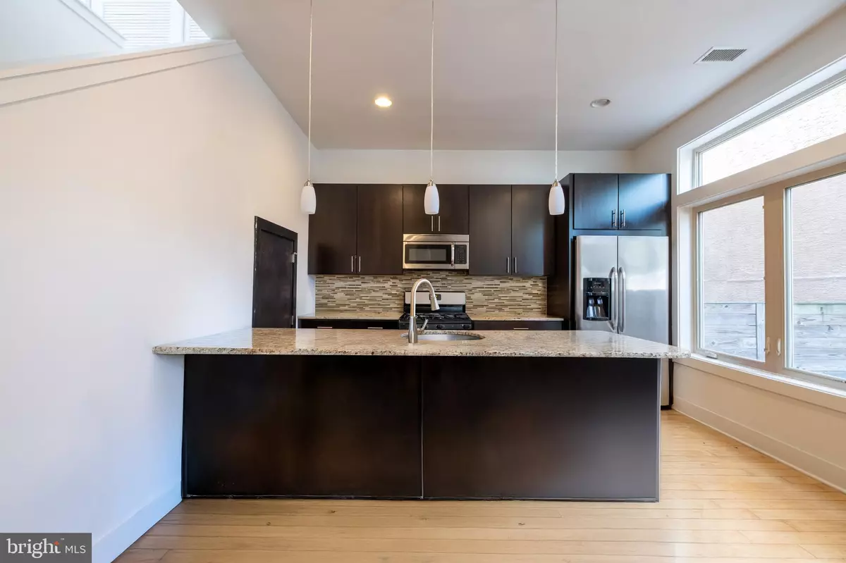 Philadelphia, PA 19147,914 S 5TH ST #A