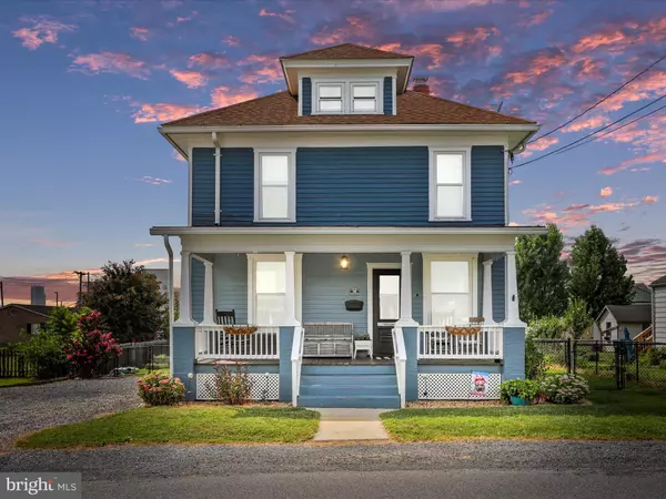 141 N FUNK ST, Strasburg, VA 22657