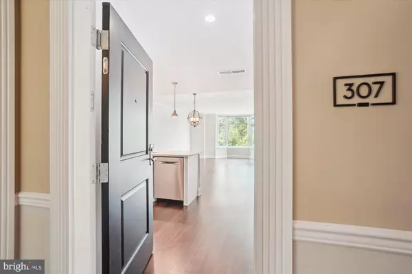 Bethesda, MD 20814,4915 HAMPDEN LN #307