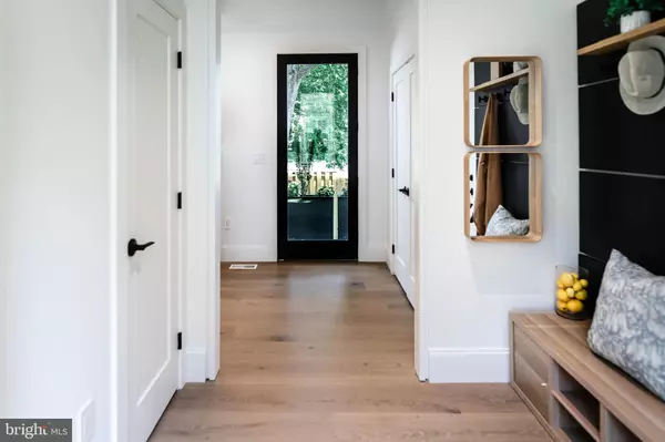 Falls Church, VA 22046,6940 SPRUCE ST