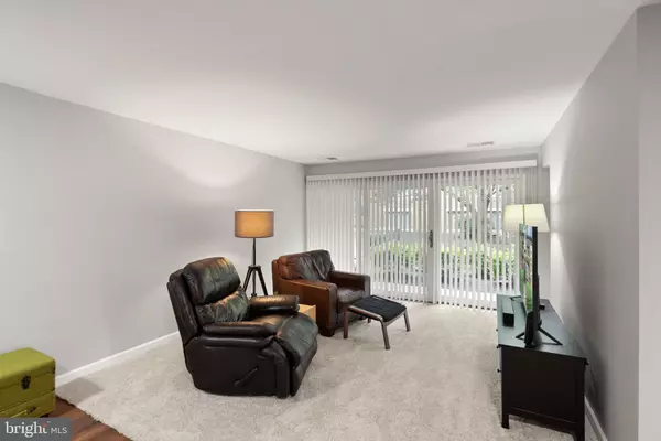 Herndon, VA 20170,551 FLORIDA AVE #T3