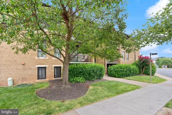Herndon, VA 20170,551 FLORIDA AVE #T3