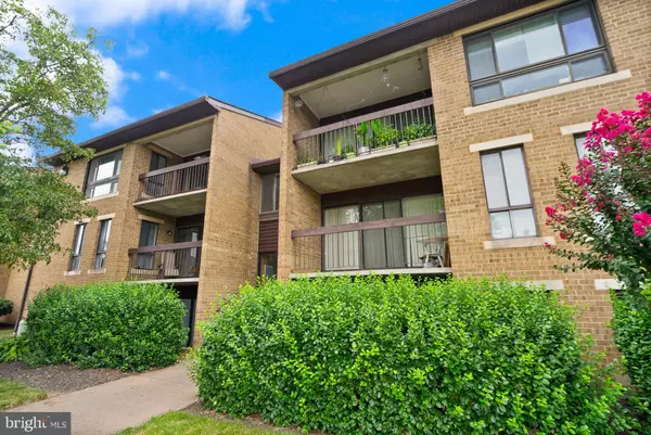 Herndon, VA 20170,551 FLORIDA AVE #T3