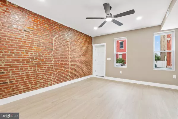 Philadelphia, PA 19121,2028 W OXFORD ST