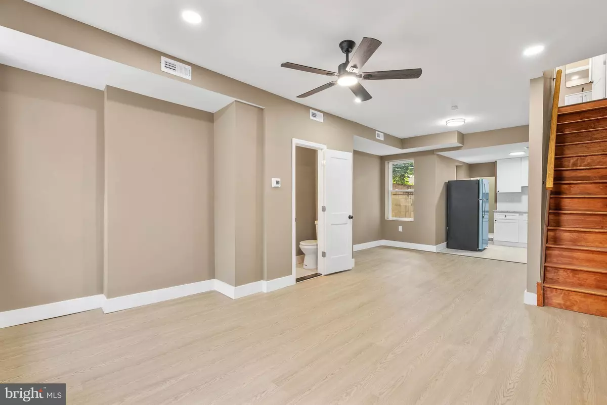 Philadelphia, PA 19121,2028 W OXFORD ST