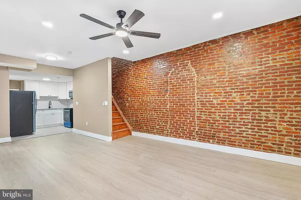 Philadelphia, PA 19121,2028 W OXFORD ST