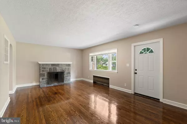 Pitman, NJ 08071,237 ADAMS AVE